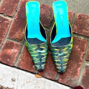 Via Spiga Glossy slip on low heeled fun shoes. Made in Italy.